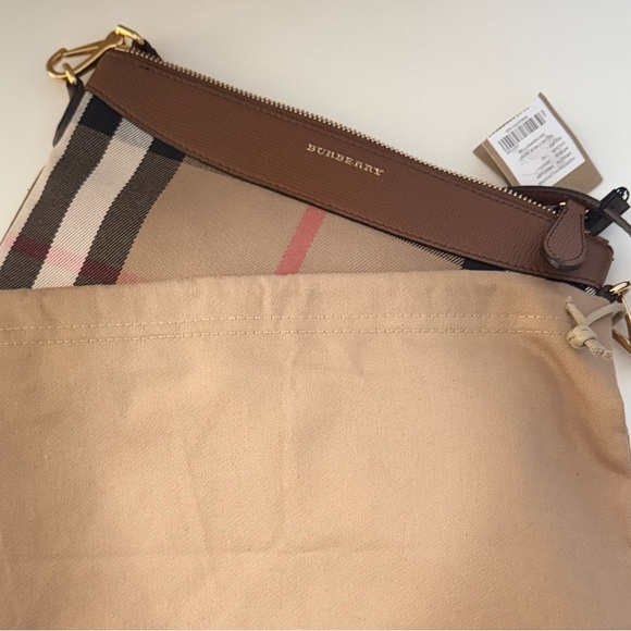 Burberry House Check and Leather Clutch Bag - Picture 3 of 12